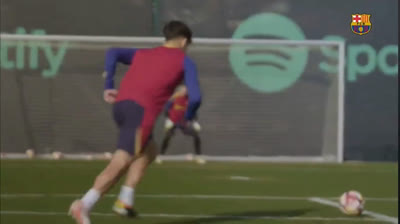23-1-24 Héctor Fort en el entrenamiento con el Barcelona